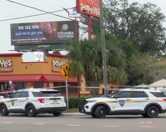 Jacksonville Officers Shoot Armed Suspect at Popeyes Following Mother’s Confrontation Over Teen Relationship