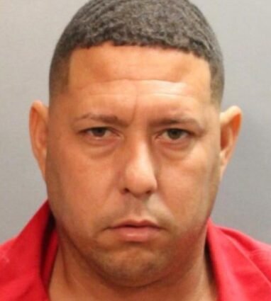 Man with Stab Wounds Leads Jacksonville Officers to Murder Scene, Arrested