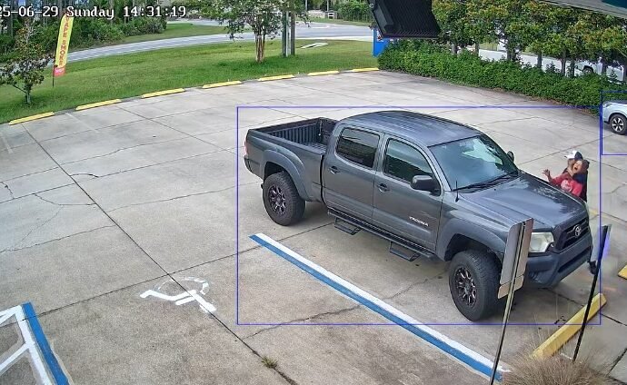 Woman Fights Off Kidnapper, Suspect Arrested After Chase in St. Johns County