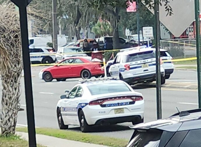 shooting-officers-wounded