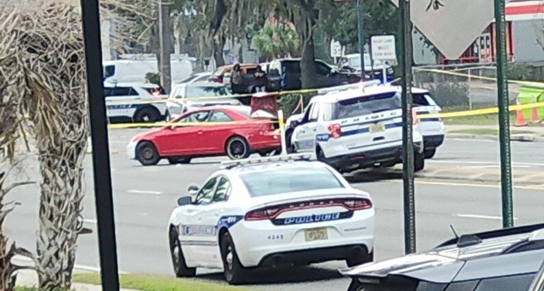 shooting-officers-wounded